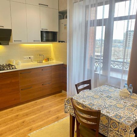 Spacious Apartment In New Building, Near The City Center And Airport 塔什干 外观 照片