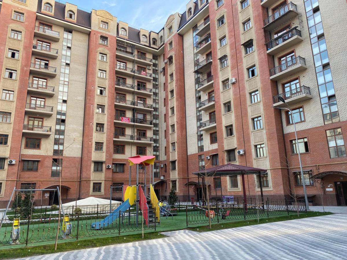 Spacious Apartment In New Building, Near The City Center And Airport 塔什干 外观 照片