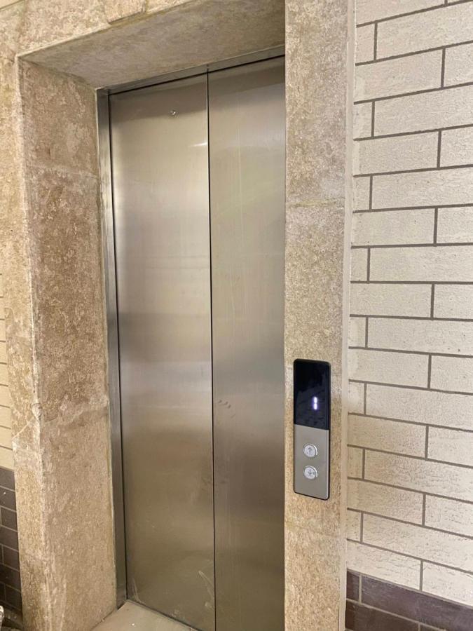Spacious Apartment In New Building, Near The City Center And Airport 塔什干 外观 照片
