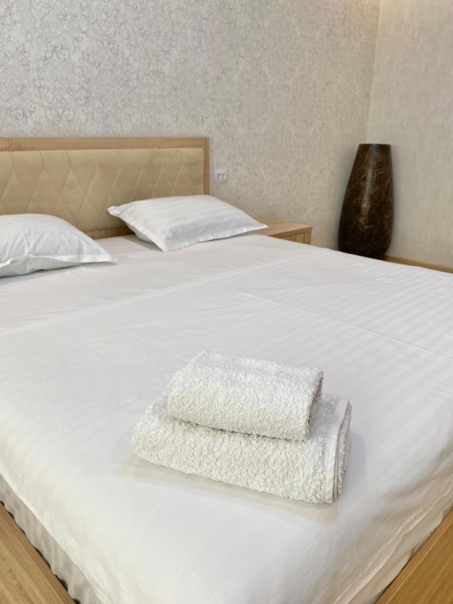 Spacious Apartment In New Building, Near The City Center And Airport 塔什干 外观 照片