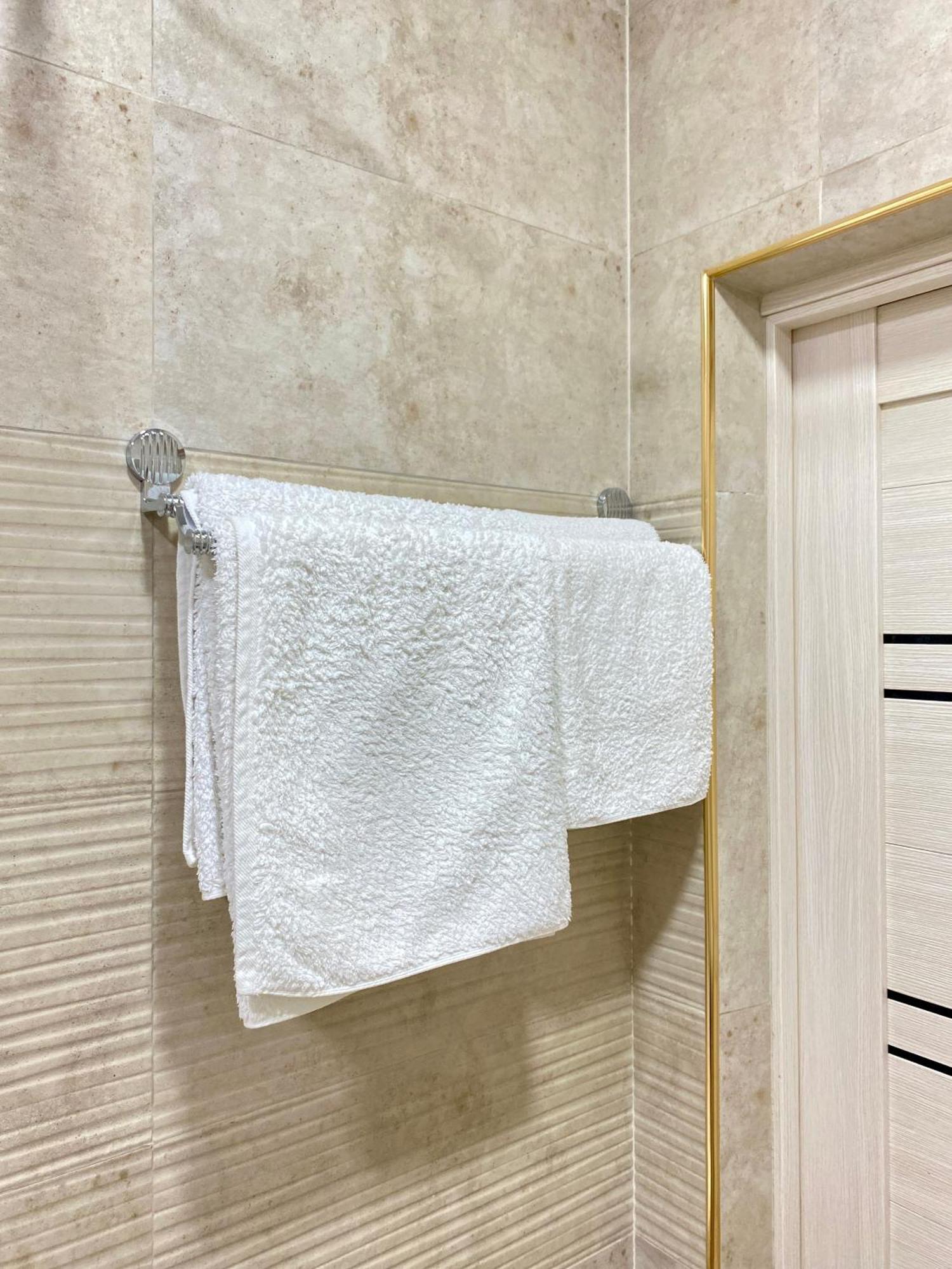 Spacious Apartment In New Building, Near The City Center And Airport 塔什干 外观 照片